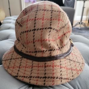 Womans Classic Coach Hat
